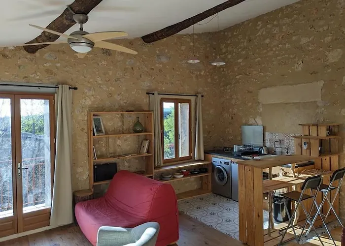Apartamento 1 Chambre, 55m2 - Maison De Village De Charme 17eme Siecle - Garrigue Heraultaise
